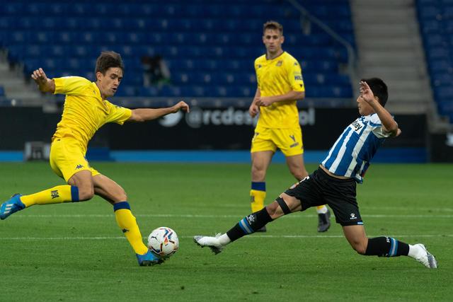 孙铭徽12+10广厦胜广州 王睿泽18分青岛胜福建